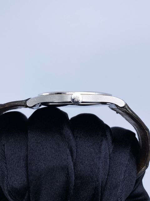 Patek Philippe Calatrava 5196G-001 Image 4